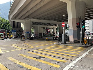 黃泥涌峽天橋下殘留的電車軌 （堅拿道東及禮頓道交界）