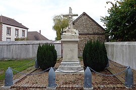 Le monument aux morts de la guerre 1870-1871.