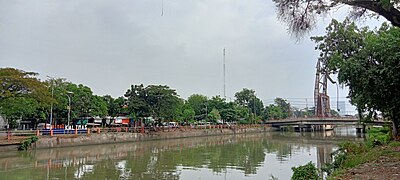 Tampak Terminal & Jembatan Petekan dari Kali Mas