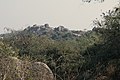 نزدیکی حیدرآباد در آندرا پرادش، تپه‌هایی از تخته سنگ‌های گرانیتی یکی از ویژگی‌های مشترک در چشم‌اندازهای فلات دکن به‌شمار می‌رود.