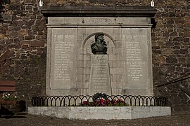 Le monument aux morts de la guerre édifié en 1919[25].