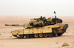 M1A1 pri cvičení ostrej streľby v Iraku v roku 2003.