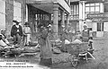 Pontivy : un coin du marché aux fruits (carte postale Émile Hamonic, 1907).