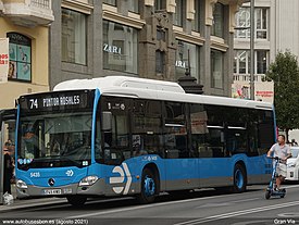 74 en la Gran Vía (Madrid) agosto 2021 www.autobusesbcn.es