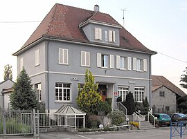 The town hall and school in Gommersdorf