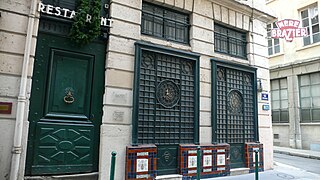 La devanture du restaurant de la mère Brazier à Lyon.