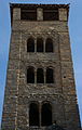 Trífores i bífores romàniques al campanar de la catedral de Vic (Osona)