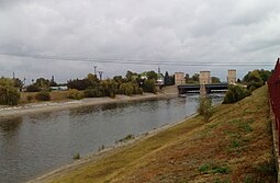 Водазаборнае збудаваньне Паўночна-Крымскага каналу, Таўрыйск, у 800 м ад зрэзу Кахоўскага вадасховішча ў межах г. Таўрыйск