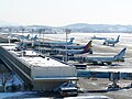 김포국제공항 국내선 청사 전경 위치상으로 볼 때 김포공항은 김포시가 아닌 서울시에 위치해 있다.