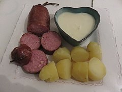 Assiette comtoise, avec saucisse de Morteau et pomme de terre.