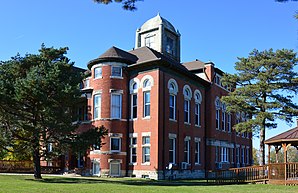 Das Caldwell County Courthouse in Kingston, gelistet im NRHP mit der Nr. 72000707[1]