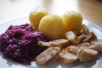 Kaninchen, Klöße und Rotkraut