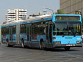 Un autobús de la línea 3 por el puente de Tetuán.