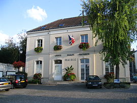 The town hall in Saint-Thibault-des-Vignes