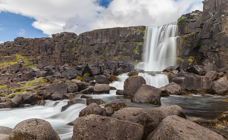 Водопад Эхсараурфосс в национальном парке Тингведлир, Исландия