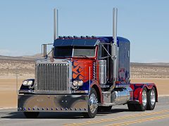 Peterbilt 379 – erschien als Optimus Prime im Film Transformers