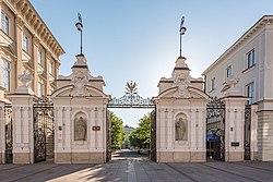 Puerta central d'a Universidat de Varsovia