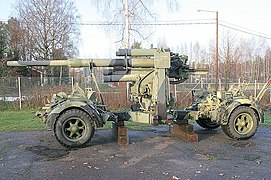 8,8 cm FlaK luftvernkanon på museum i Finland, de ble brukt både mot fly og stridsvogner