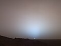 2005年5月19日，勇气号在古瑟夫撞击坑拍摄的火星日落。