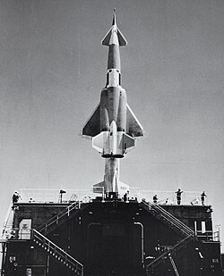 Navaho-Rakete auf der Startrampe des Launch Complex 9 (1956)