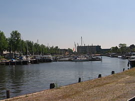 De haven van Huizen