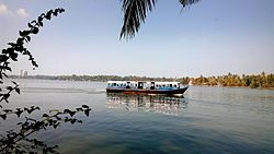 West Kallada has regular ferries to Kollam