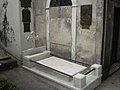 Su austera tumba en el cementerio de la Recoleta.