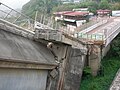 921大地震造成石岡壩溢洪道及閘門斷裂受損之情況