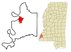 ミシシッピ州におけるアダムズ郡（右図）とナチェズ市の位置