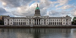 Dublín - Custom House - 20170830184700 (cropped)