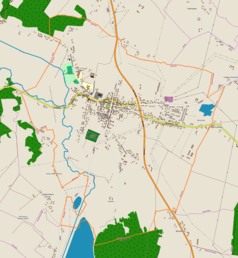 Mapa konturowa Klimontowa, w centrum znajduje się punkt z opisem „Cmentarz rzymskokatolicki w Klimontowie”