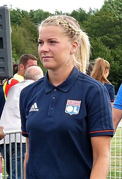 Ada Hegerberg 2017 cropped.jpg