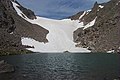 Il tarn Andrews alla base dell'Andrews Glacier nel Parco Nazionale delle Montagne Rocciose, USA