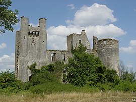 The ruins of Passy-les-Tours Castle