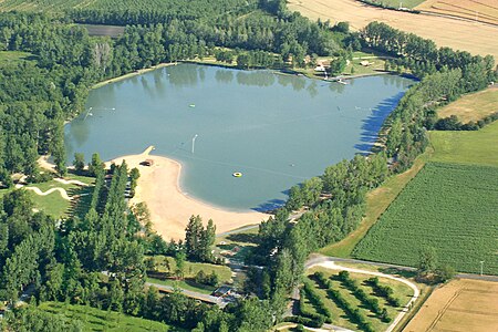 Lac de la base de loisirs de Moncontour