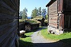 Mye er gjort for å gjenskape det gamle bygdemiljøet så autentisk som mulig.