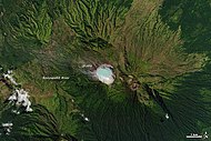 Gunung berapi Kawah Ijen dan tasik kawah, Jawa, dilihat dari Landsat 8