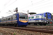 台湾鉄路管理局EMU700型電車と桃園捷運1000型電車