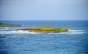 Îlet Burgaux en arrière-plan de l'îlet Percé.