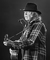 1945: Neil Young, cantautor de rock