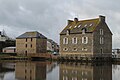 Ancien moulin à marée et ancien entrepôt.