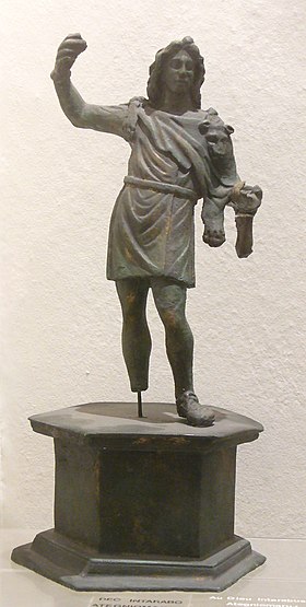 Statuette en bronze d'Intarabus de Foy-Noville, maintenant au Musée archéologique d'Arlon.