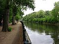 Uferpromenade in Kreuzberg (Blick zur Baerwaldbrücke)