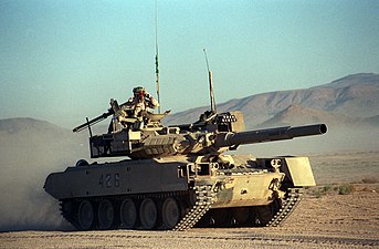 En M551 ombyggd för att likna en rysk T-80