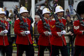 A brit Royal Gibraltar Regiment díszegyenruhájának ma is részét képezi a Home Service helmet.
