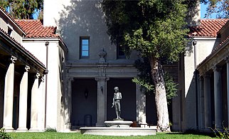 Lebus Court, Bridges Music Hall, Pomona kolleji, Myron Hunt tomonidan Klaremont, Kaliforniya, AQSh (1915)