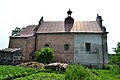 Côté de l'église de la Sainte-Trinité