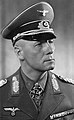 Erwin Rommel met het Ridderkruis met Eikenloof en Zwaarden boven zijn in de Eerste Wereldoorlog verworven Pour le Mérite