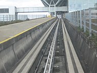 Rel ketiga di Lapangan Terbang Stansted London