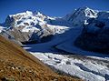 Il Monte Rosa ed il Ghiacciaio del Gorner. La punta Dufour si trova sulla sinistra.